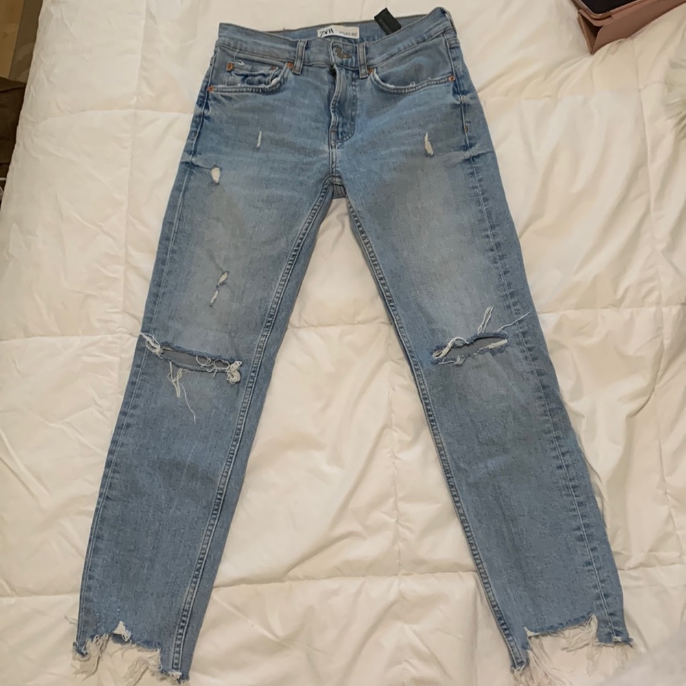Zara Slim Boyfriend destroyed jeans